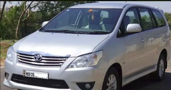Toyota Innova 2.5 V E4 7 STR 2012