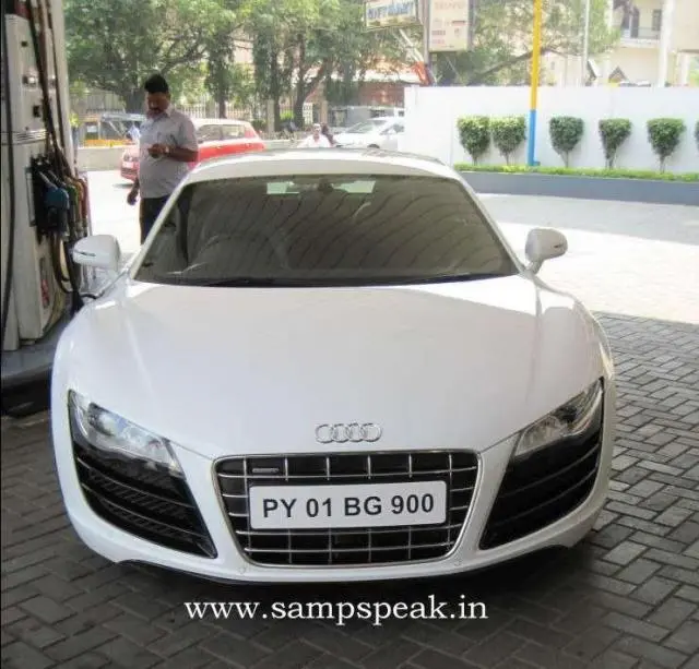 Audi R8 5.2 FSI QUATTRO SPYDER 2011