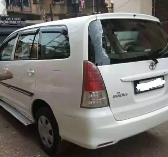 Toyota Innova 2.5 VX 8 STR BS IV 2010
