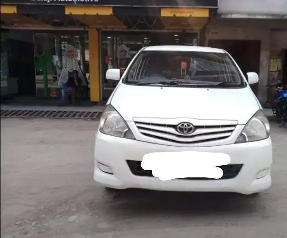 Toyota Innova 2.5 VX 8 STR BS IV 2011