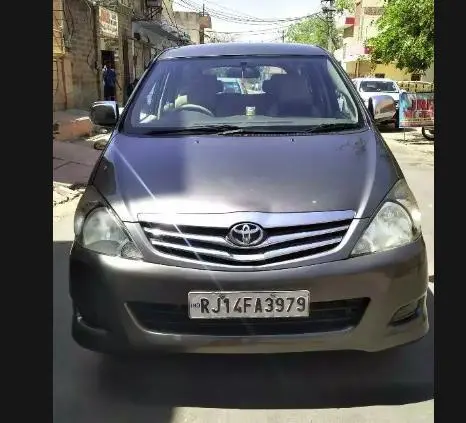 Toyota Innova 2.5 V 8 STR 2011