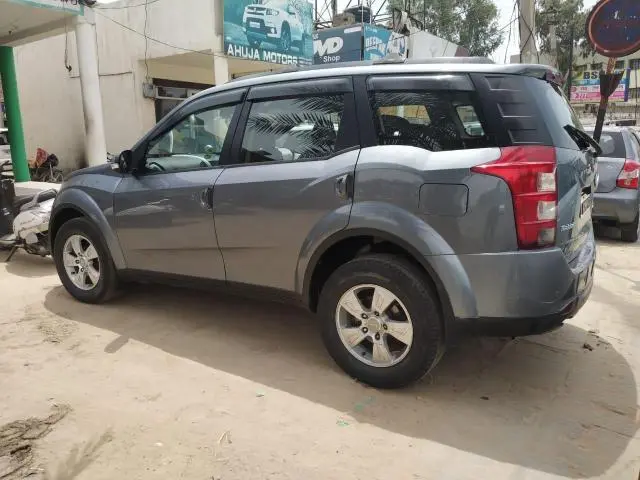 Mahindra XUV500 W8 2011