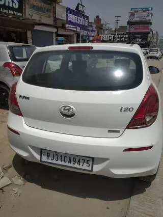 Hyundai i20 Magna 1.2 (O) 2013