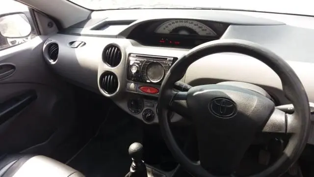 Toyota Etios Liva GD 2011