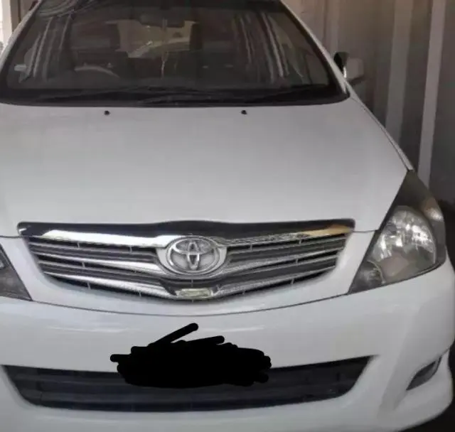 Toyota Innova 2.5 VX 8 STR BS IV 2009
