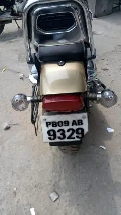 Bajaj Avenger 220cc 2016