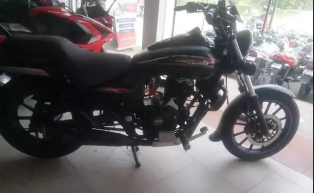 Bajaj Avenger 220cc 2015