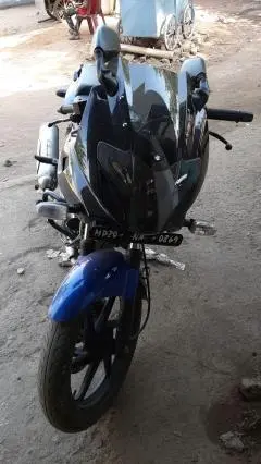 Bajaj Pulsar 220cc 2015
