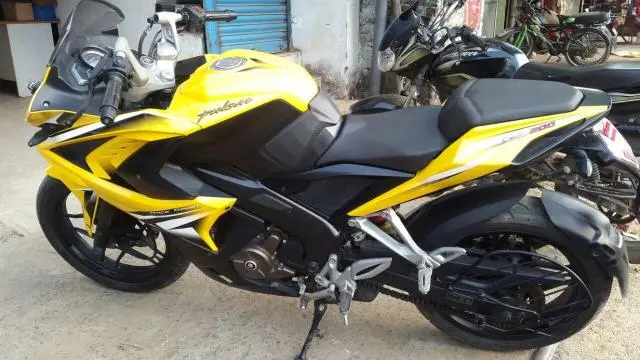 Bajaj Pulsar RS200 2017