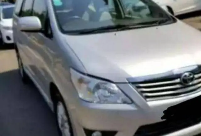 Toyota Innova 2.5 VX 8 STR BS IV 2012