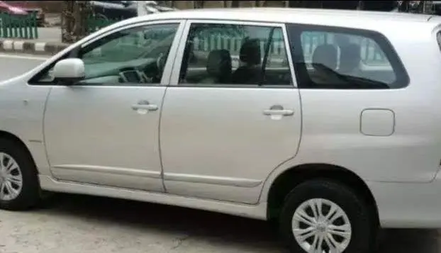 Toyota Innova 2.5 ZX 7 STR BS IV 2015