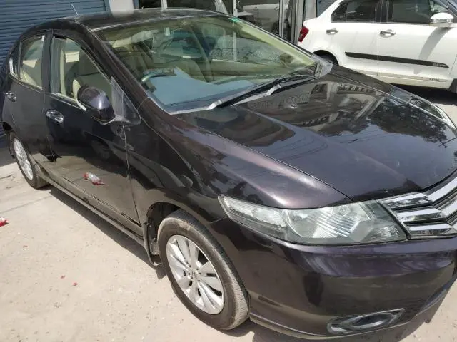 Honda City 1.5 V MT 2013