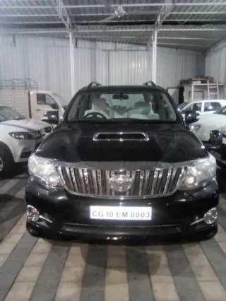 Toyota Fortuner 2.8 4x2 MT 2013