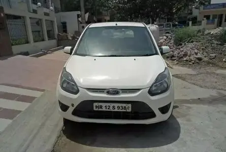 Ford Figo 1.5D AMBIENTE MT 2012