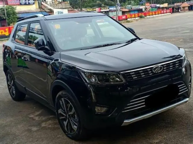 Mahindra XUV300 W8 (O) Petrol 2019