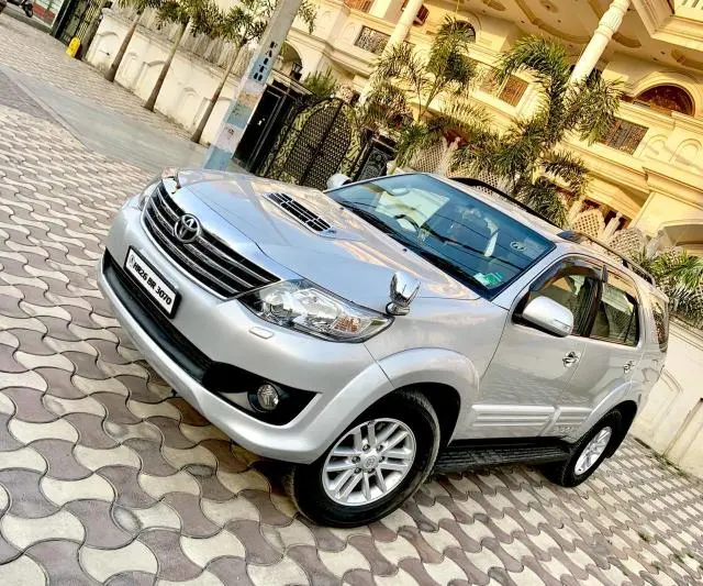 Toyota Fortuner 3.0 4x2 MT 2012