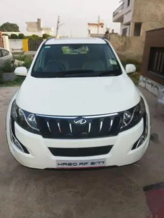 Mahindra XUV500 W10 AWD AT 2016