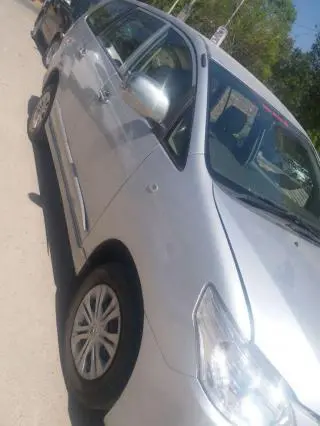 Toyota Innova 2.5 VX 8 STR BS IV 2012