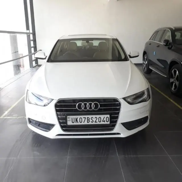 Audi A4 35 TDI Premium Sunroof 2015