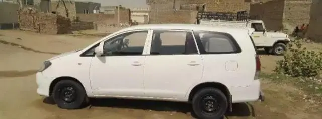 Toyota Innova 2.5 VX 8 STR BS IV 2010