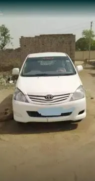 Toyota Innova 2.5 VX 8 STR BS IV 2010