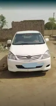 Toyota Innova 2.5 ZX 7 STR BS III 2011