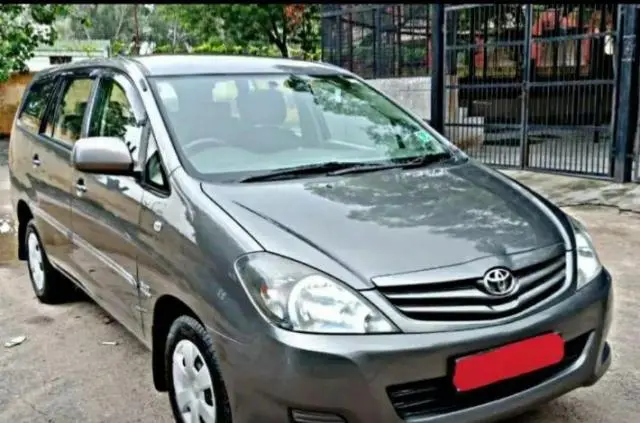 Toyota Innova 2.5 VX 8 STR BS IV 2012