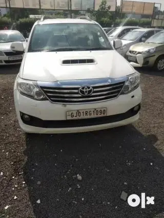 Toyota Fortuner 3.0 4x2 MT 2014