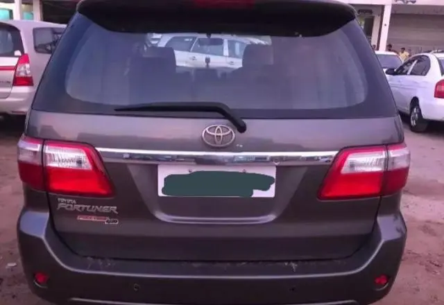 Toyota Fortuner 3.0 4X4 MT 2010