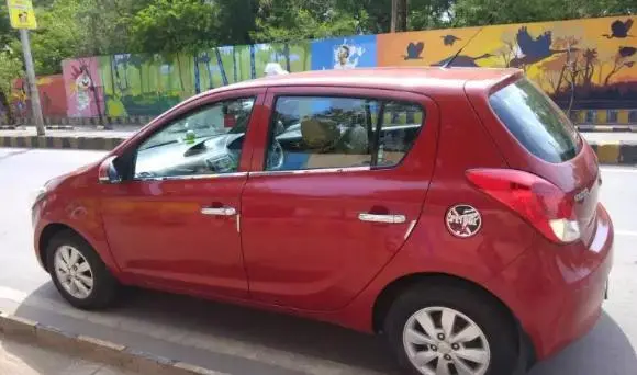 Hyundai i20 Sportz 1.2 (O) 2013