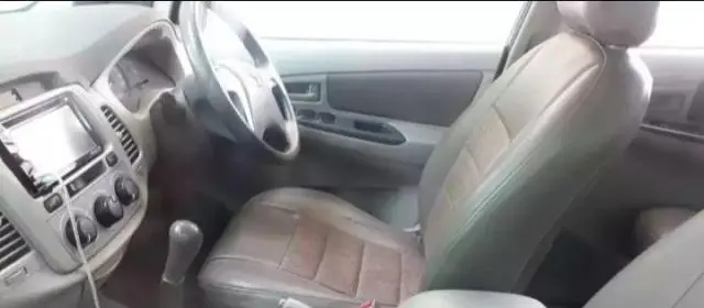 Toyota Innova 2.5 VX 8 STR BS IV 2010