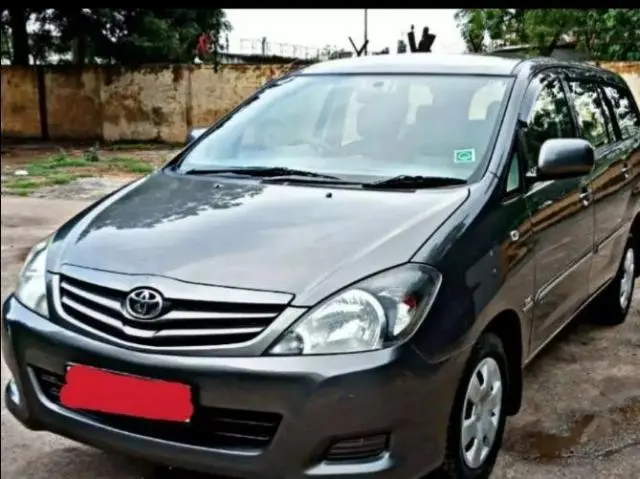 Toyota Innova 2.5 VX 8 STR BS IV 2012