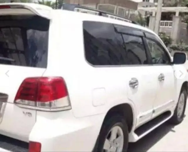 Toyota Land Cruiser LC200 VX 2011
