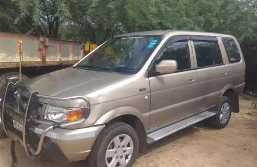 Chevrolet Tavera ELITE LS B3 10 STR BS III 2013