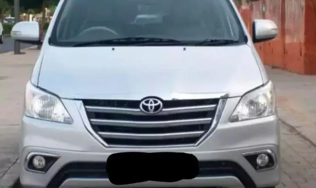 Toyota Innova 2.5 ZX 7 STR BS IV 2014