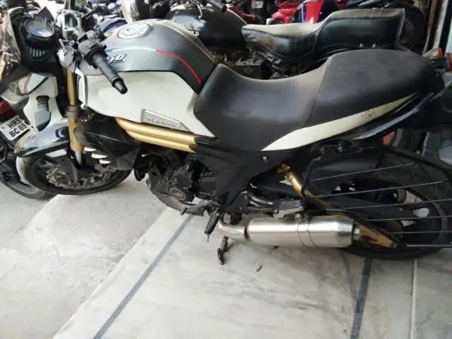 Mahindra Mojo 300cc 2016