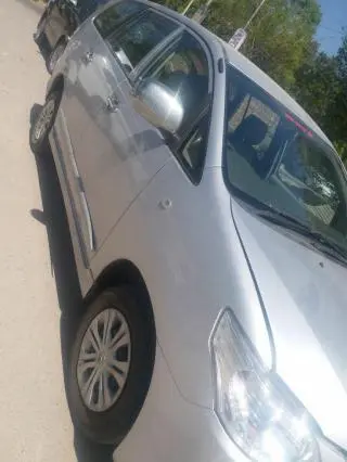 Toyota Innova 2.5 ZX 7 STR BS IV 2014