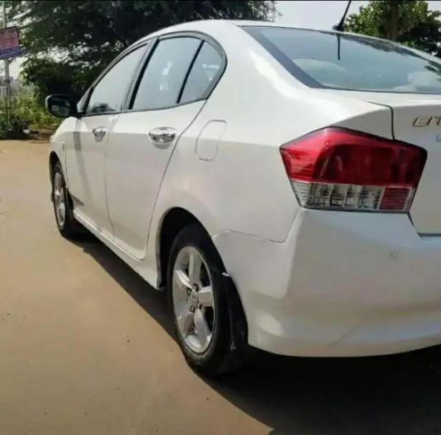 Honda City 1.5 E MT i-VTEC 2010