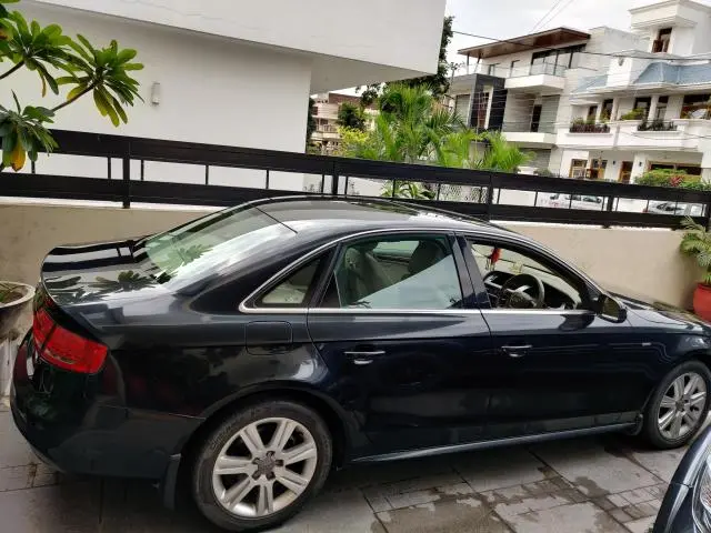 Audi A4 2.0 TDI S line 2012