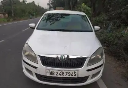 Skoda Rapid Ultima Elegance 1.6 TDI CR MT 2012
