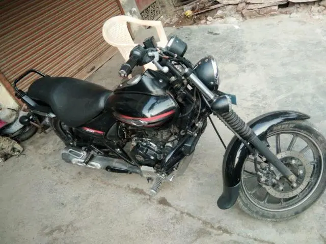 Bajaj Avenger 220cc 2016