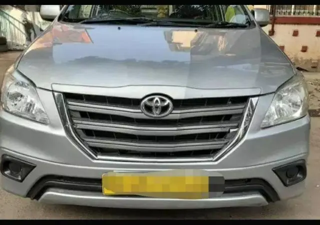 Toyota Innova 2.5 G 8 STR BS IV 2009