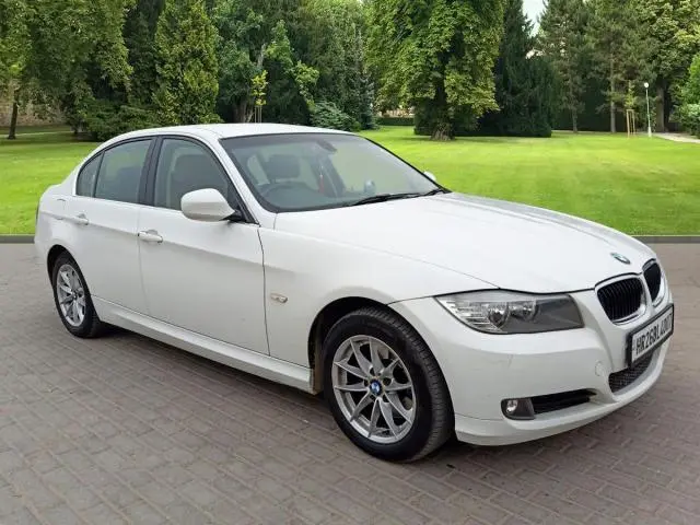BMW 3 Series 320d 2011