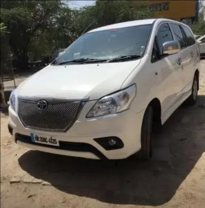 Toyota Innova 2.5 E PS 7 STR BS IV 2014