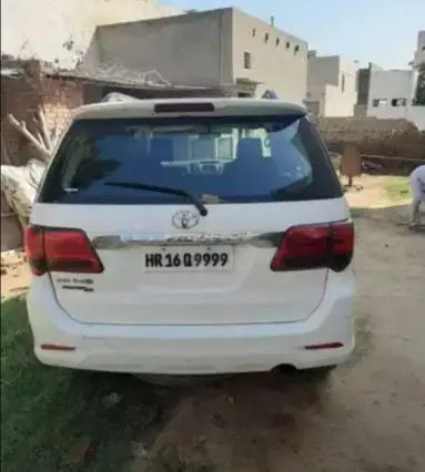 Toyota Fortuner 3.0 4X4 MT 2013