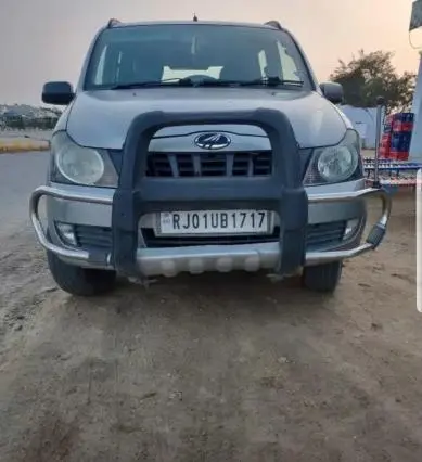 Mahindra Quanto C6 2013