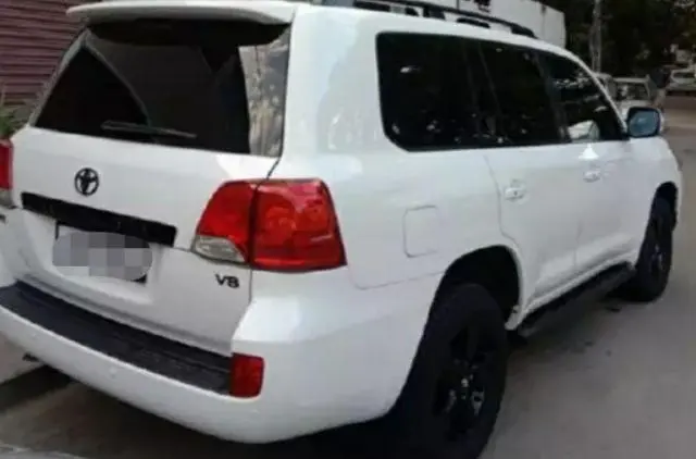 Toyota Land Cruiser LC200 VX 1 STANDARD 2011
