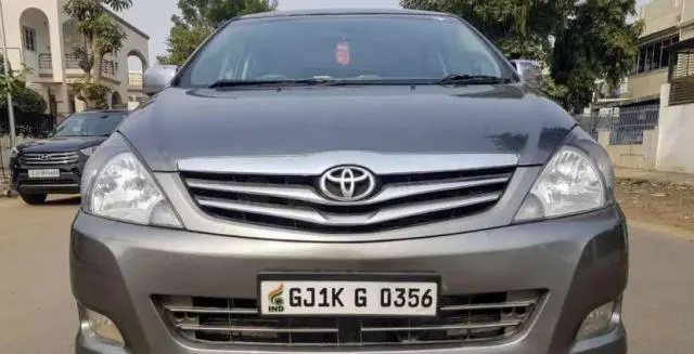 Toyota Innova 2.5 VX 8 STR BS IV 2010