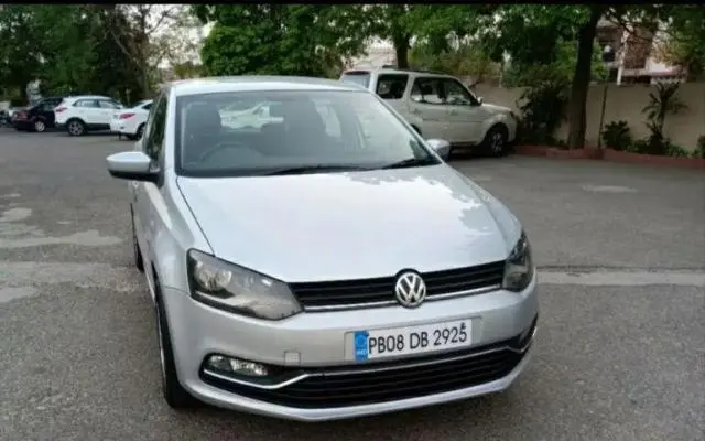 Volkswagen Polo Comfortline 1.2L (D) 2015