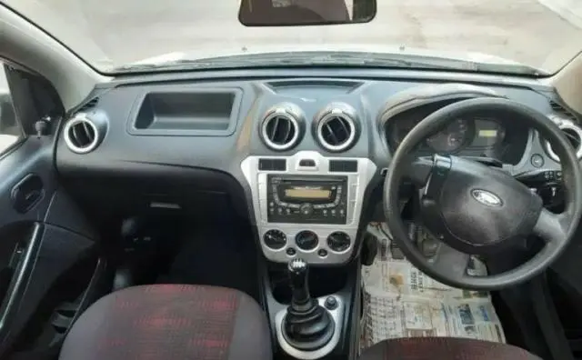 Ford Figo 1.5 TDCI Titanium 2010